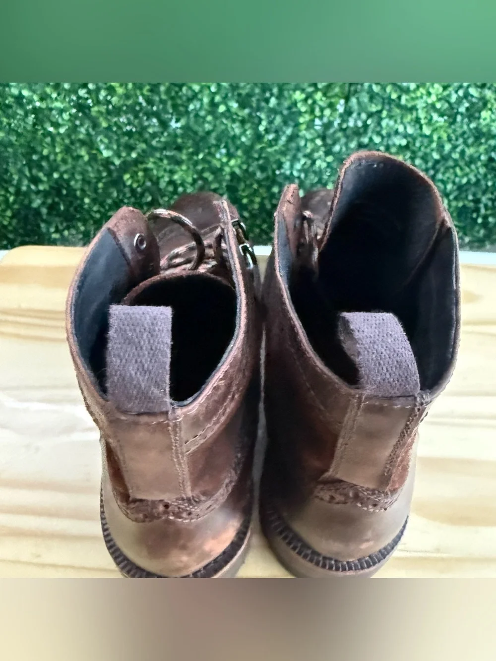 Frye reposhing these